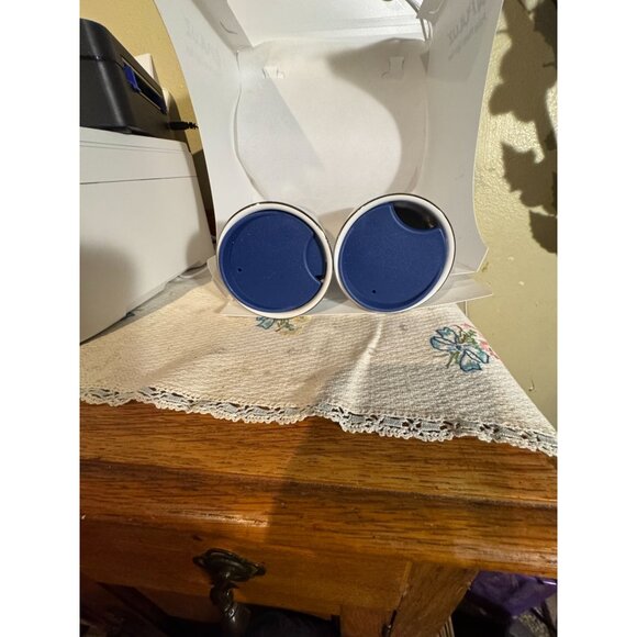 Disney Stoneware Tumblers 14 Oz With Mickey & Minnie Winter Design Blue & White - Picture 8 of 10